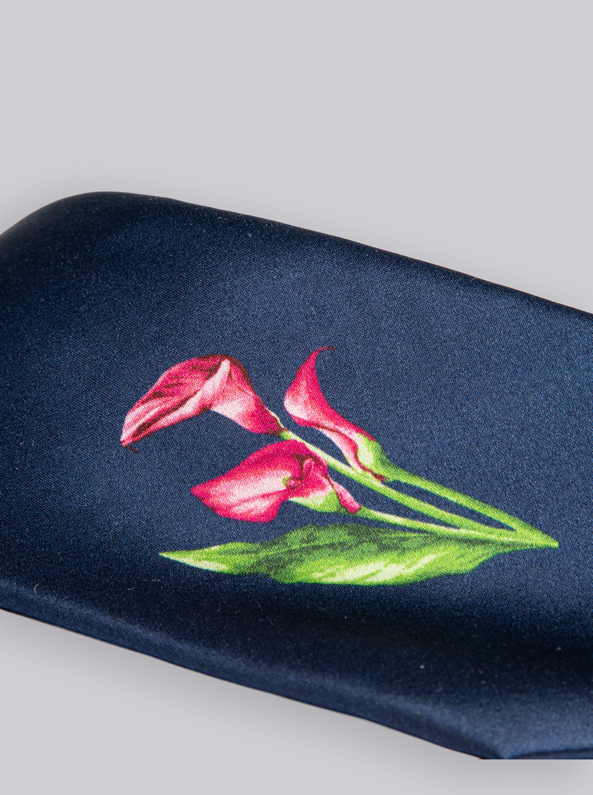 PINK FLOWER TIE