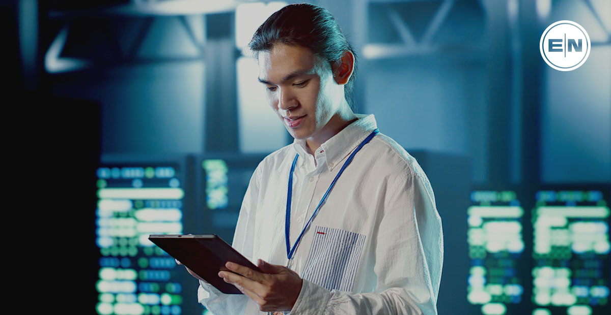 Outsourced NOC vs. In-House NOC: How Outsourcing NOC Benefit You?